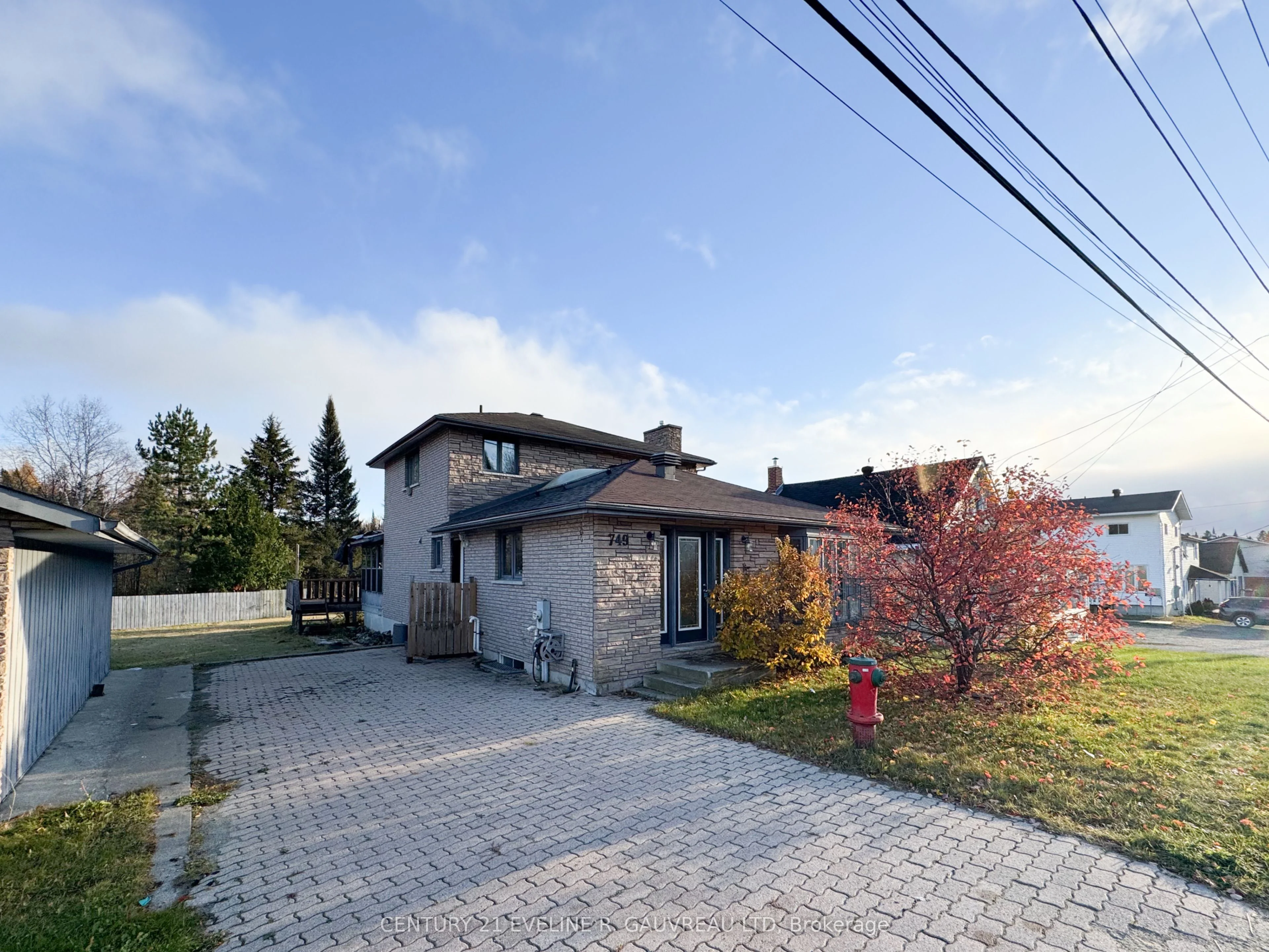 Detached in Kirkland Lake