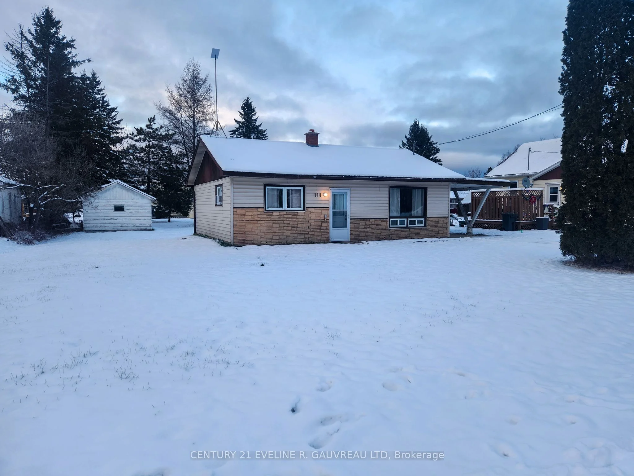 Detached in Englehart
