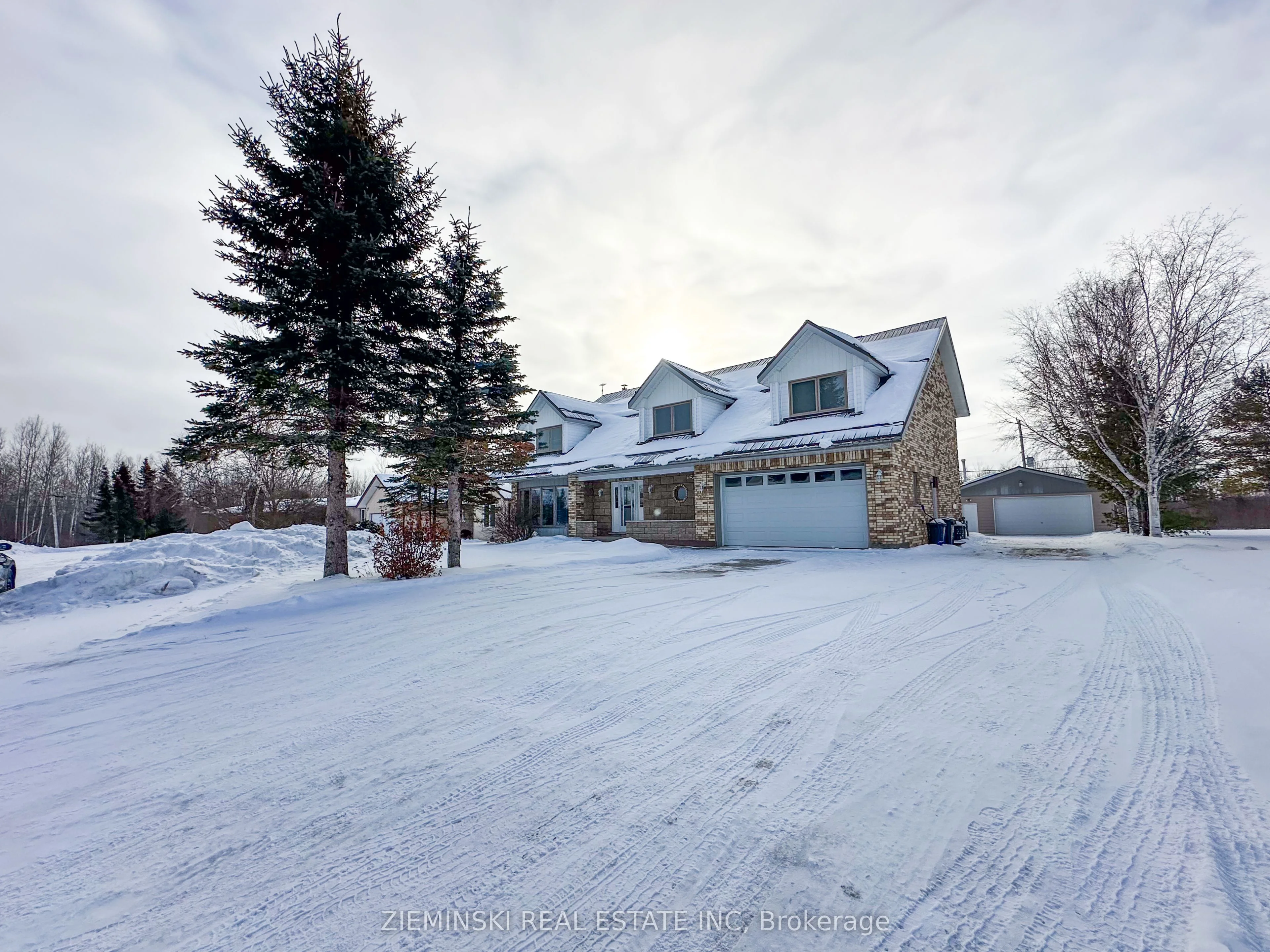 639 Majestic Street, Iroquois Falls, On P0k 1g0