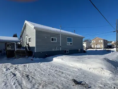 Detached in Timmins