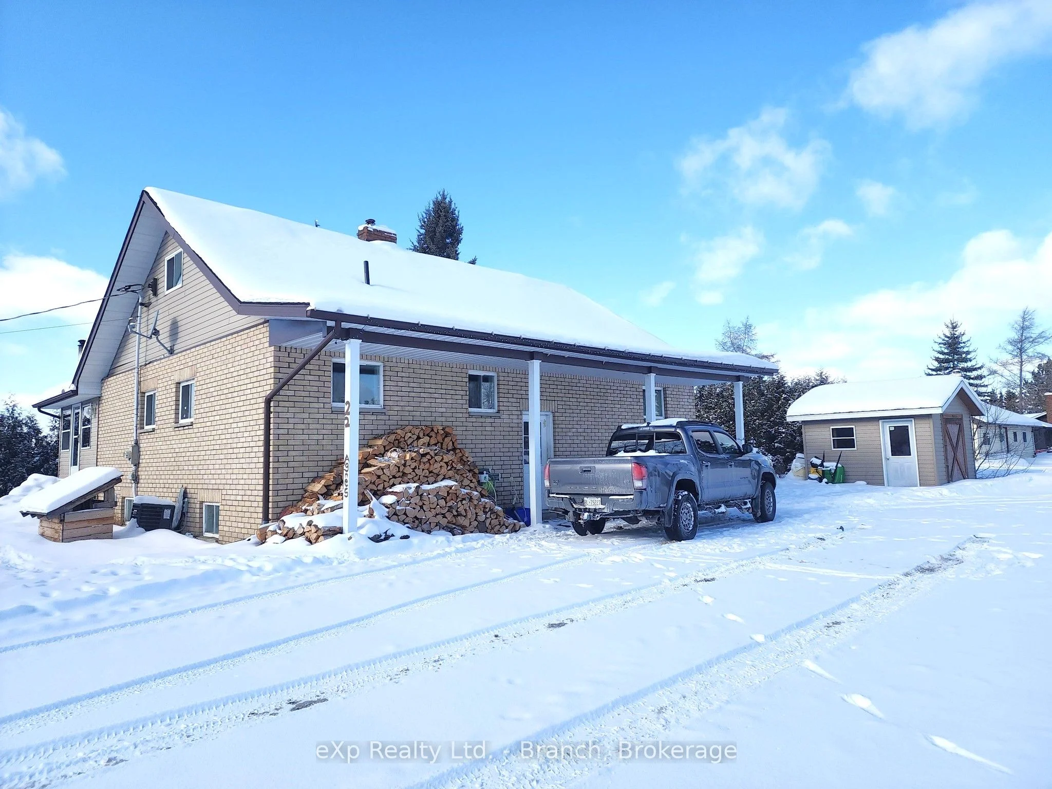 Detached in Englehart