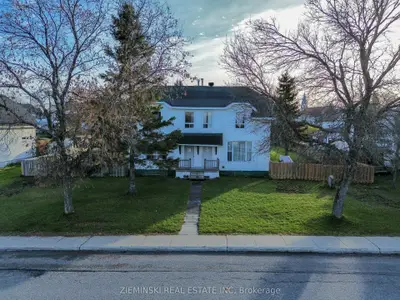 31-33 Anson Drive, Iroquois Falls, On P0k 1e0