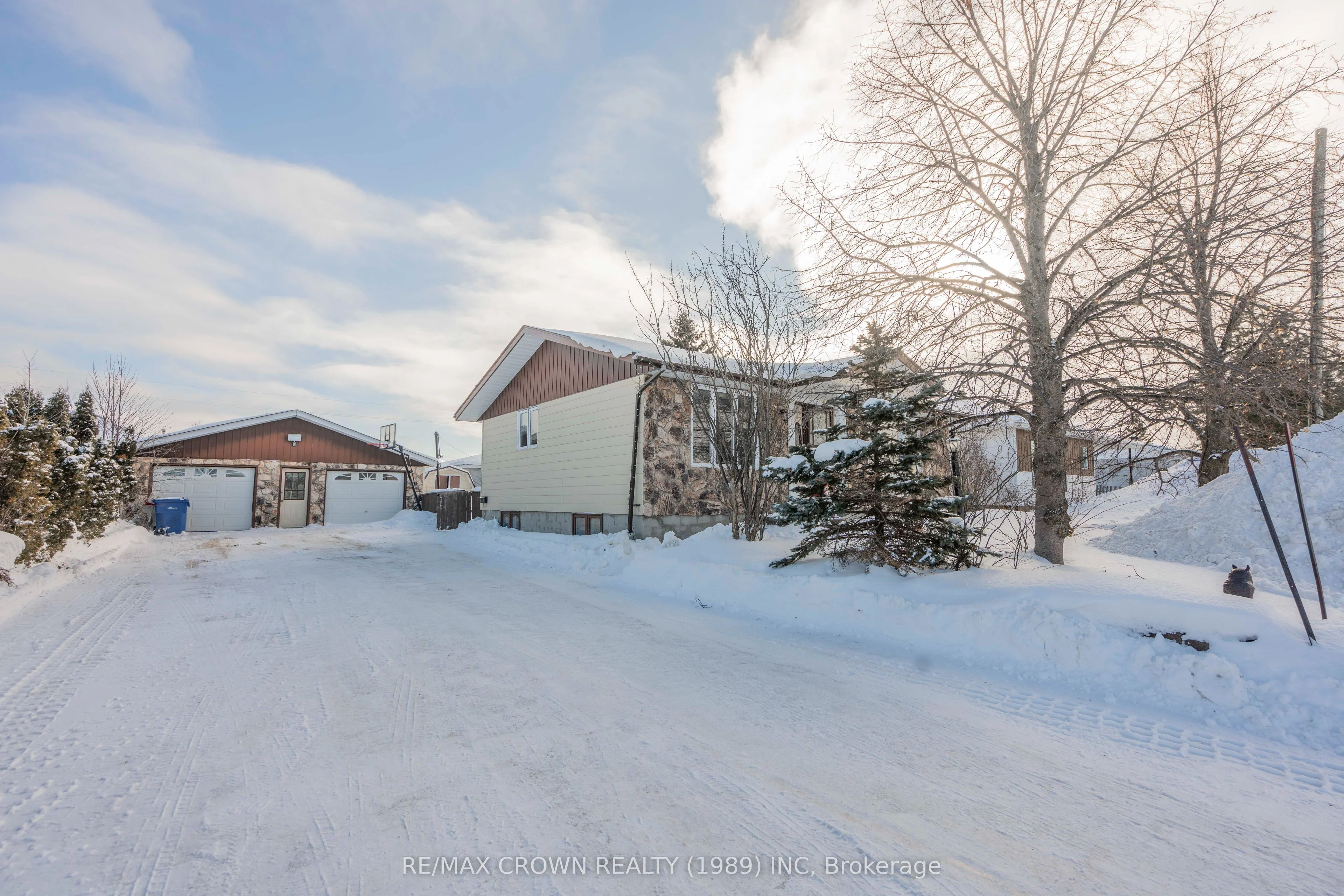 Detached in Kapuskasing