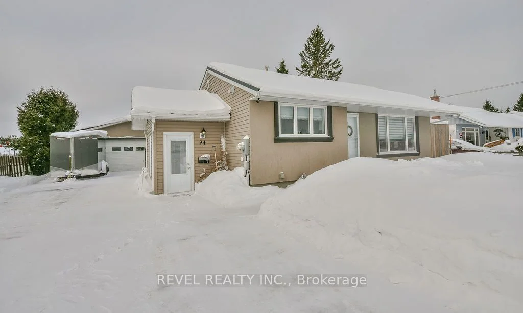 Detached in Timmins