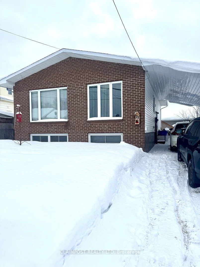 Detached in Timmins