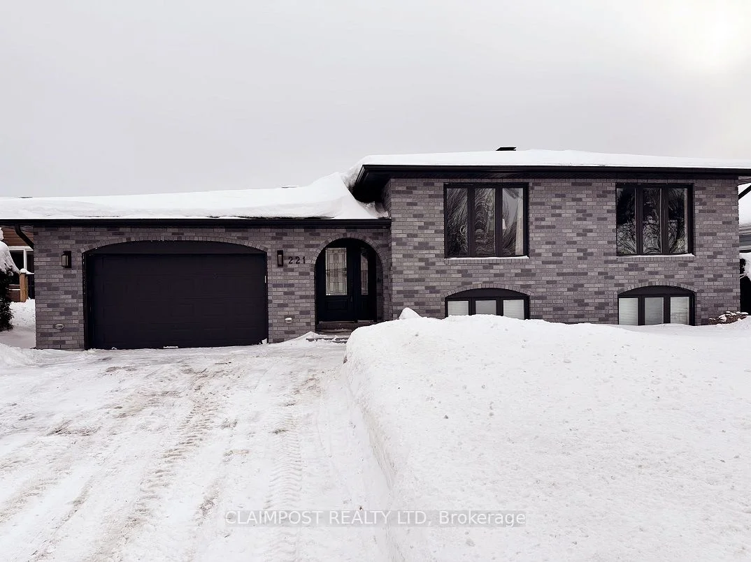 221 Bonaventure Drive, Timmins, ON P4R 1L4