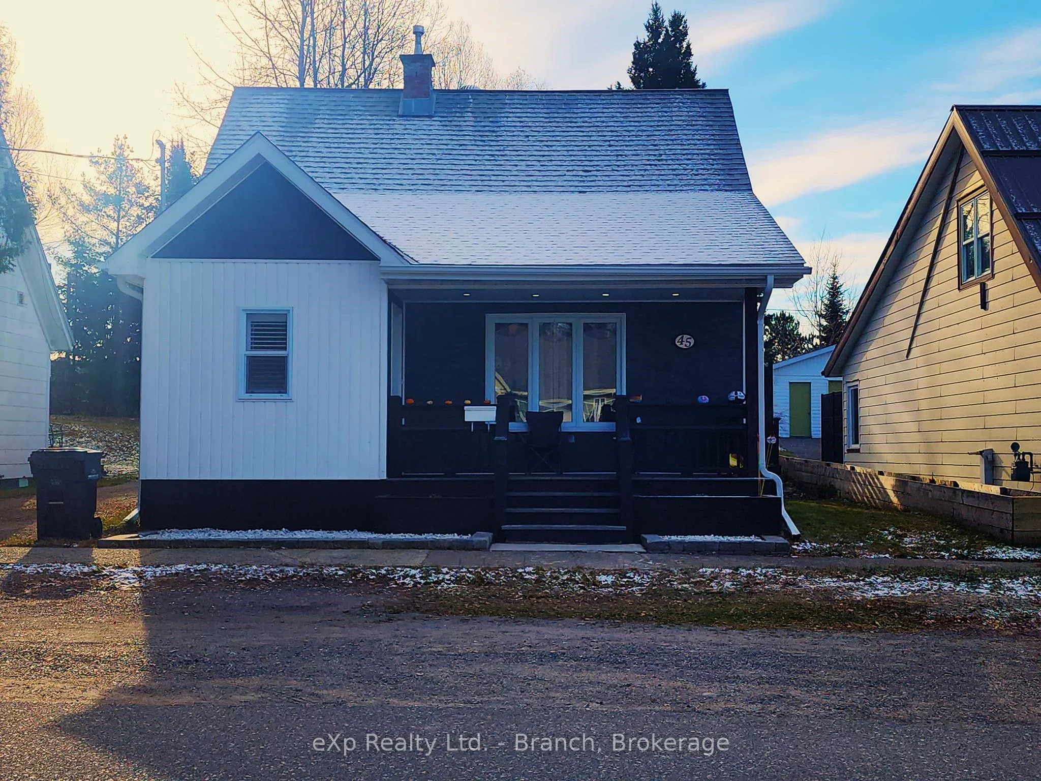 Detached in Kirkland Lake