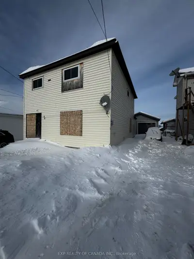 Detached in Timmins