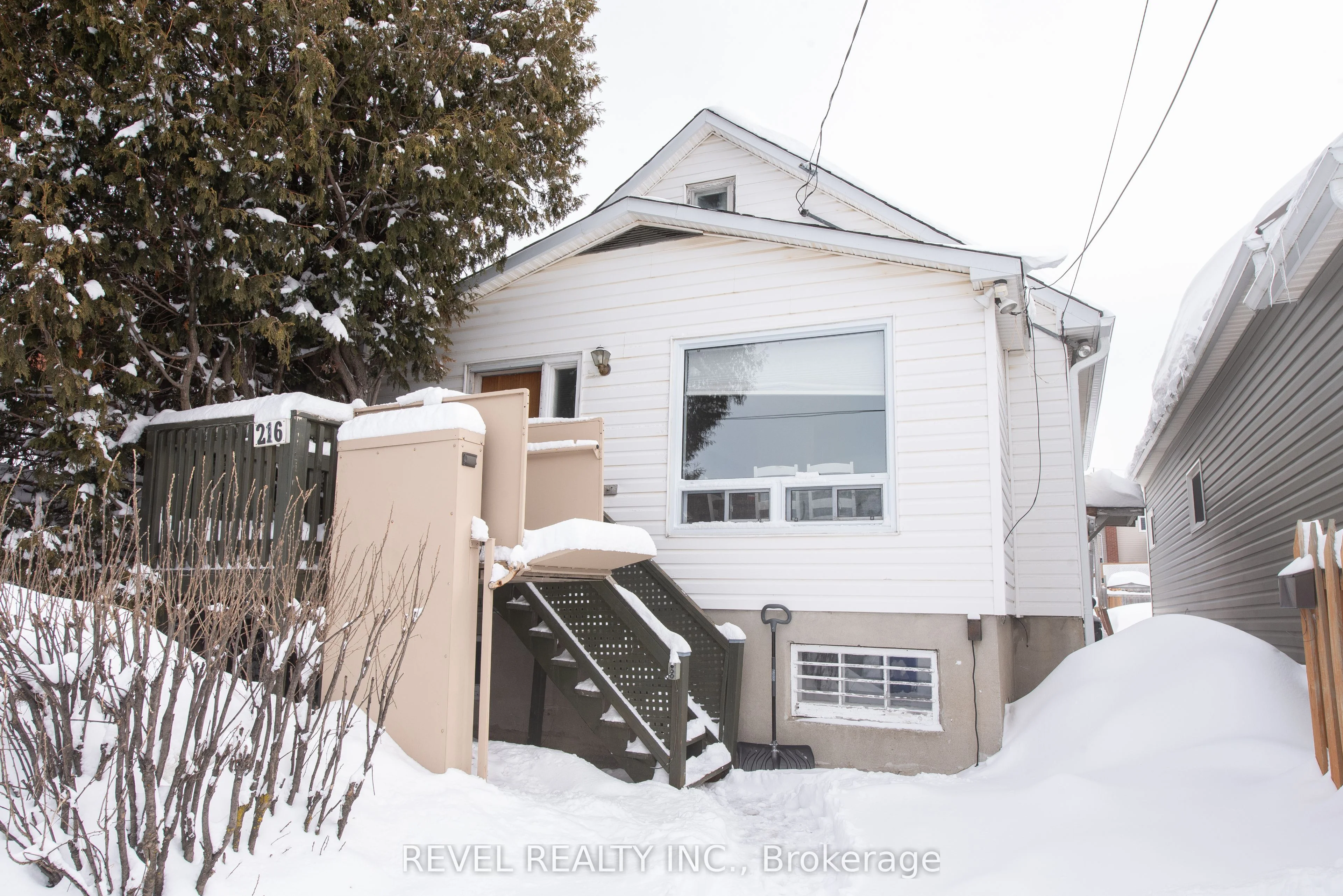 216 Elm Street N, Timmins, On P4n 6a9