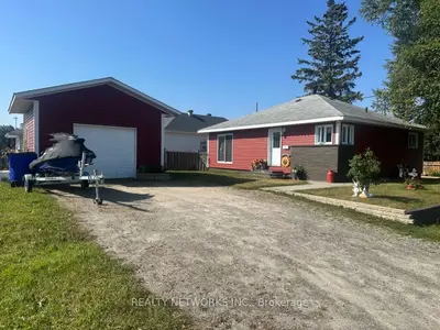 Detached in Timmins