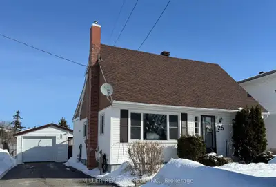 25 Pine Avenue W, Temiskaming Shores, On P0j 1p0