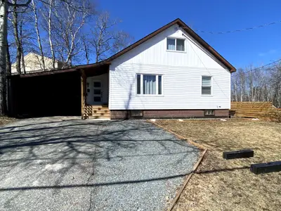 19 Station Road S, Kirkland Lake, On P2n 3h2