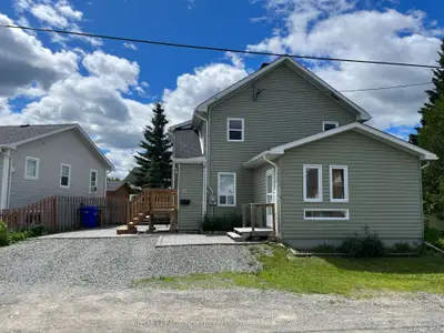 Detached in Kirkland Lake