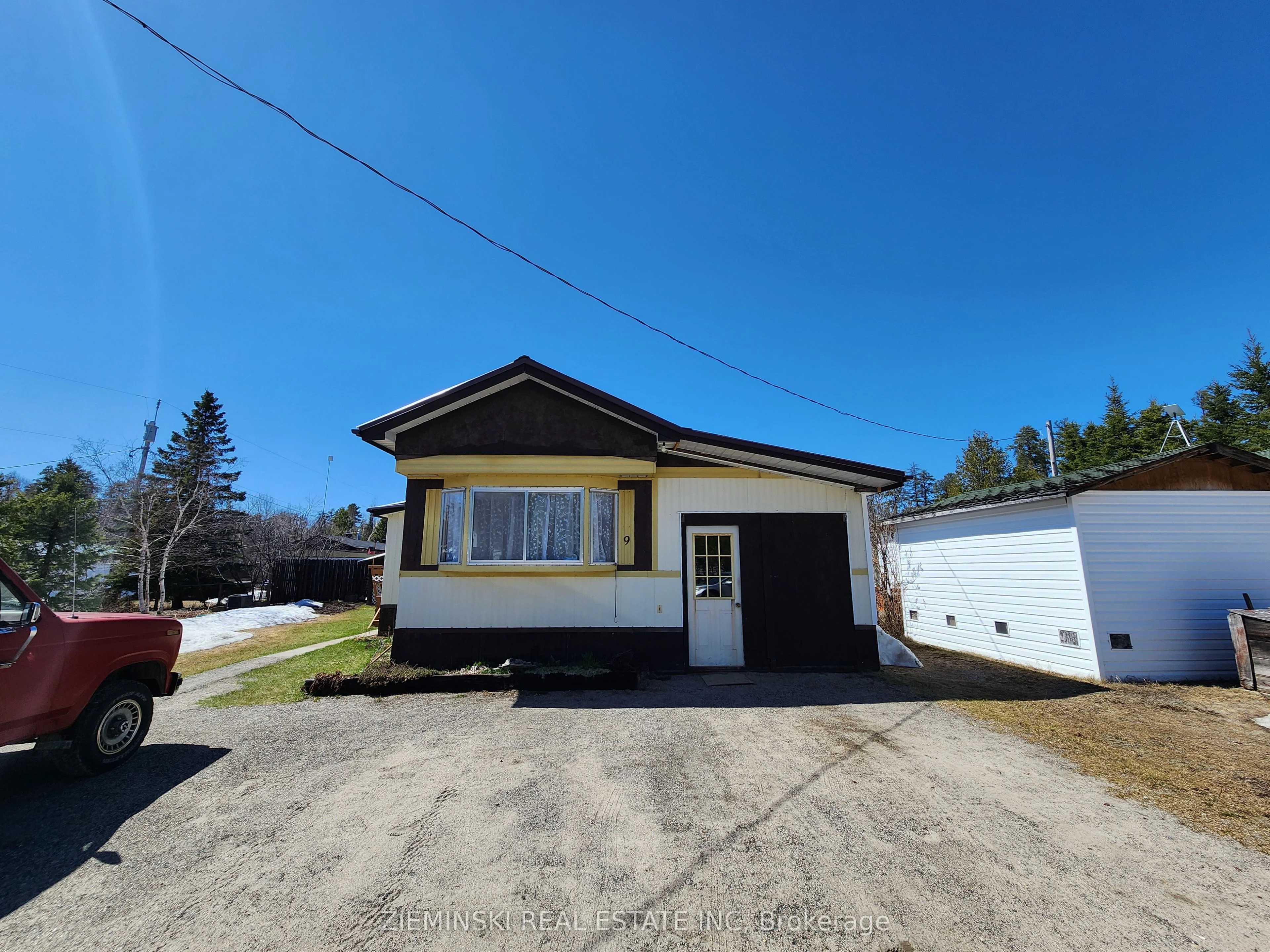 8885 11 Highway 9, Iroquois Falls, ON P0K 1G0