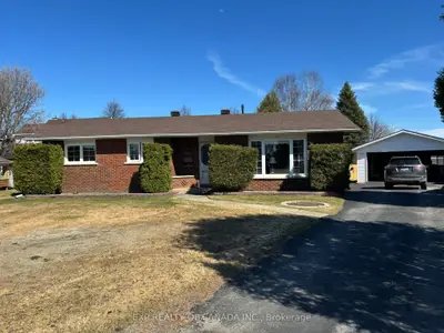 Detached in Timmins
