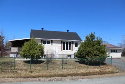 Detached in Kirkland Lake