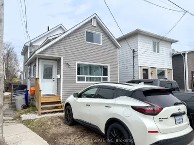 Detached in Timmins