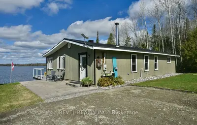Detached in Timmins