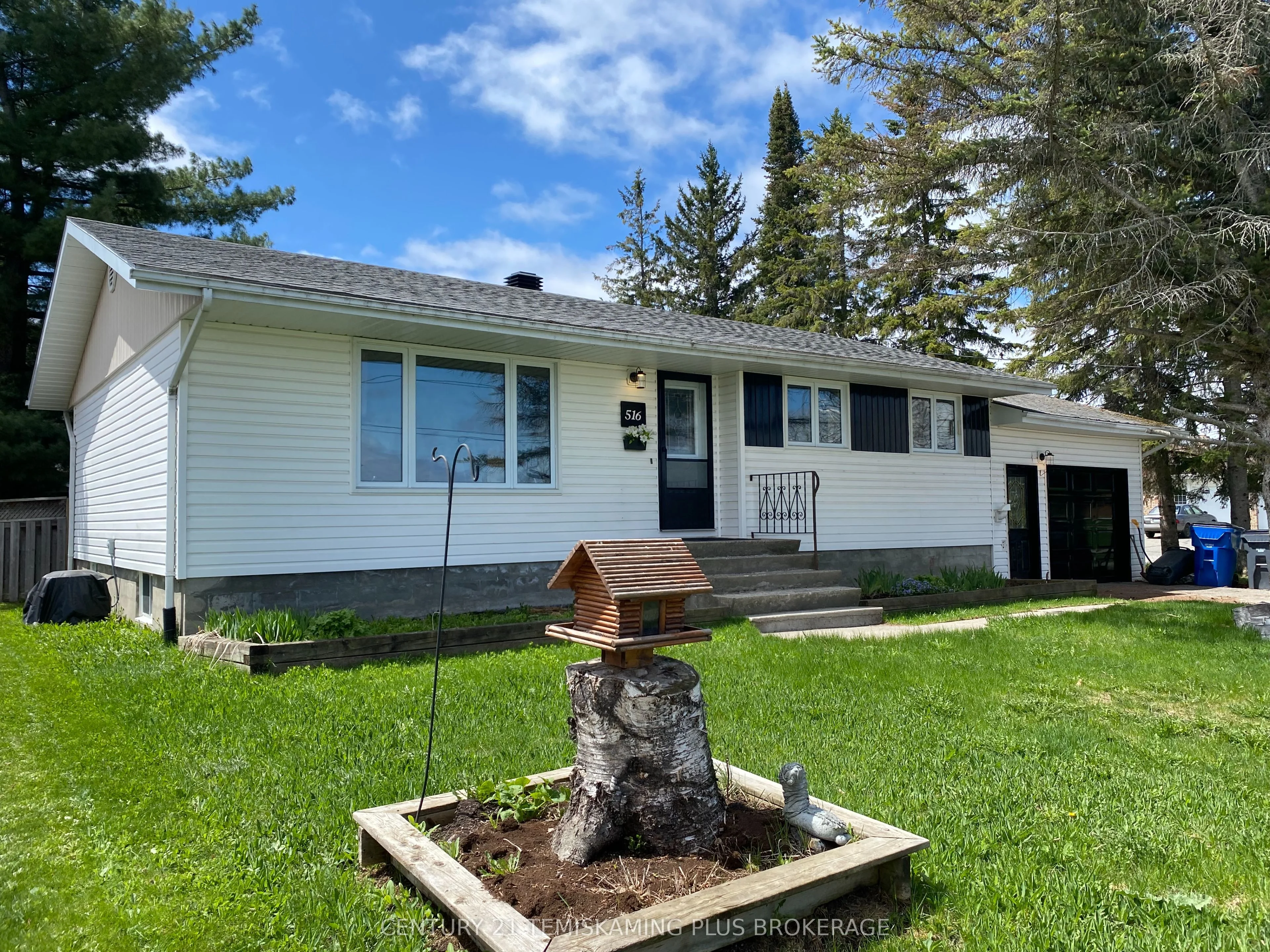 516 Ross Avenue, Temiskaming Shores, ON P0J 1P0