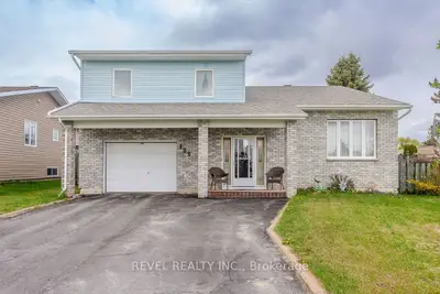 Detached in Timmins