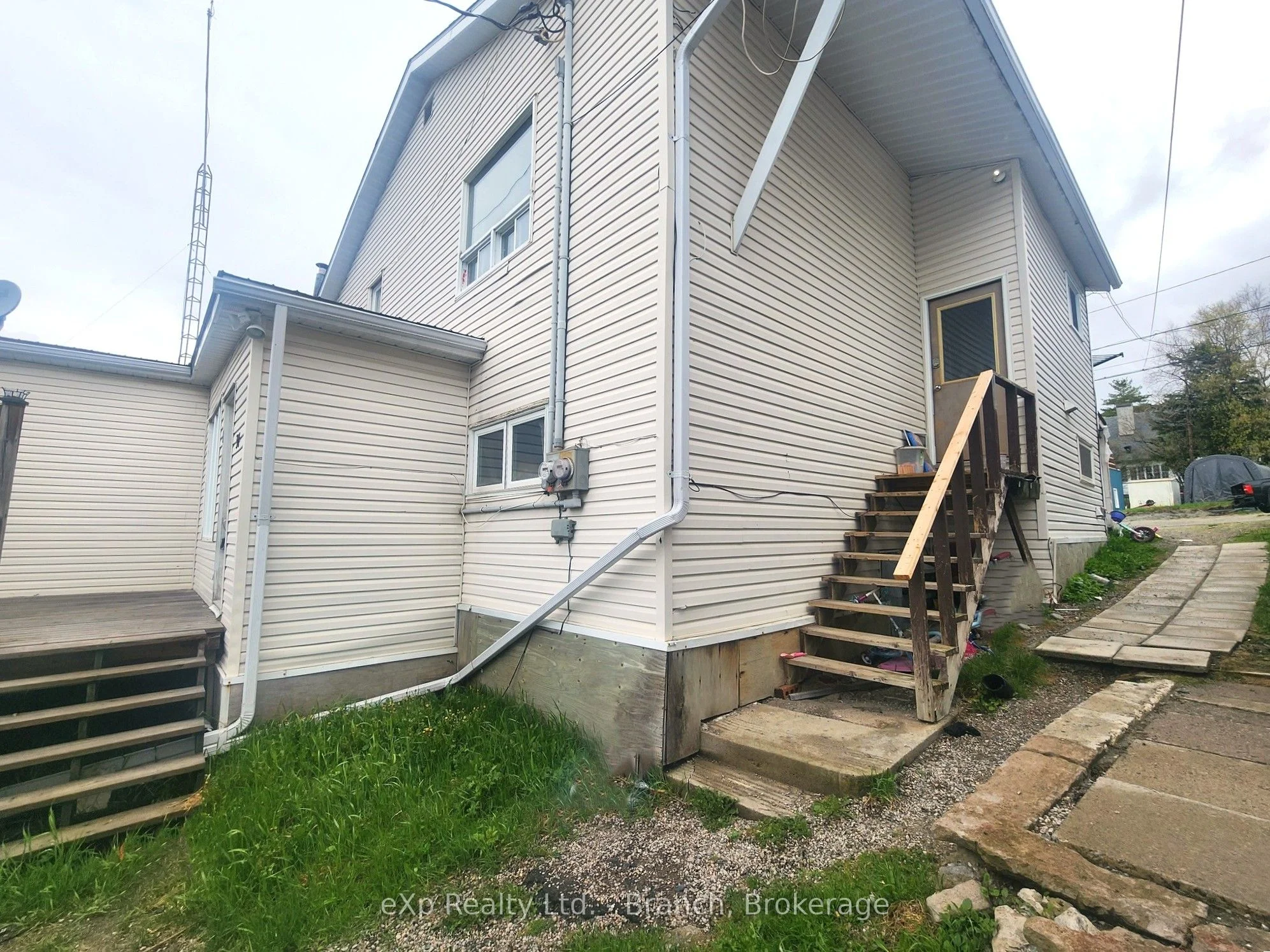 34 DUNCAN Avenue S, Kirkland Lake, ON P2N 1X6