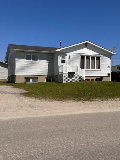 Detached in Kapuskasing