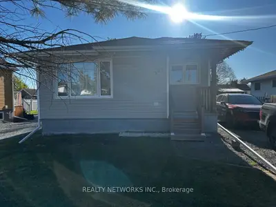 Detached in Timmins
