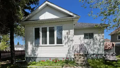 Detached in Timmins