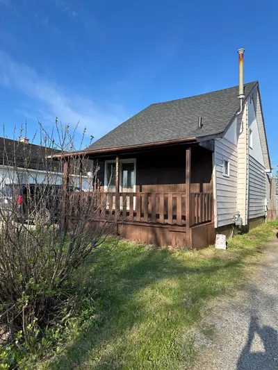 Detached in Iroquois Falls