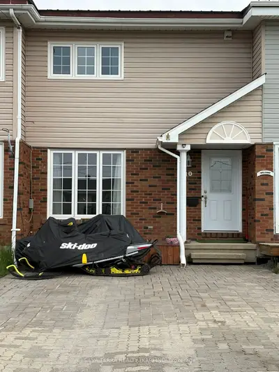 Att/Row/Townhouse in Kapuskasing