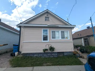 Detached in Timmins