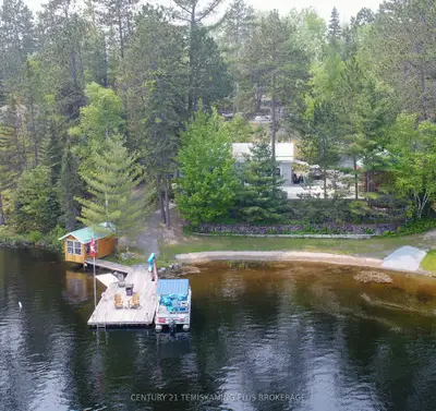 Detached in Timiskaming Remote Area
