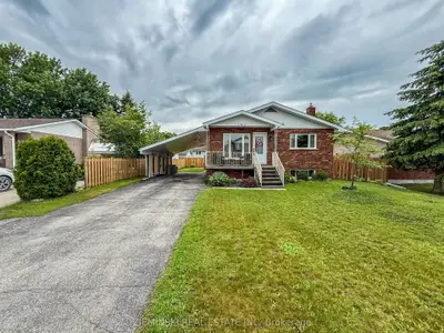 Detached in Timmins