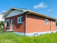 Detached in Kapuskasing