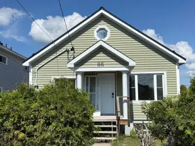 Detached in Timmins