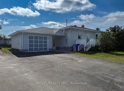 Detached in Timmins