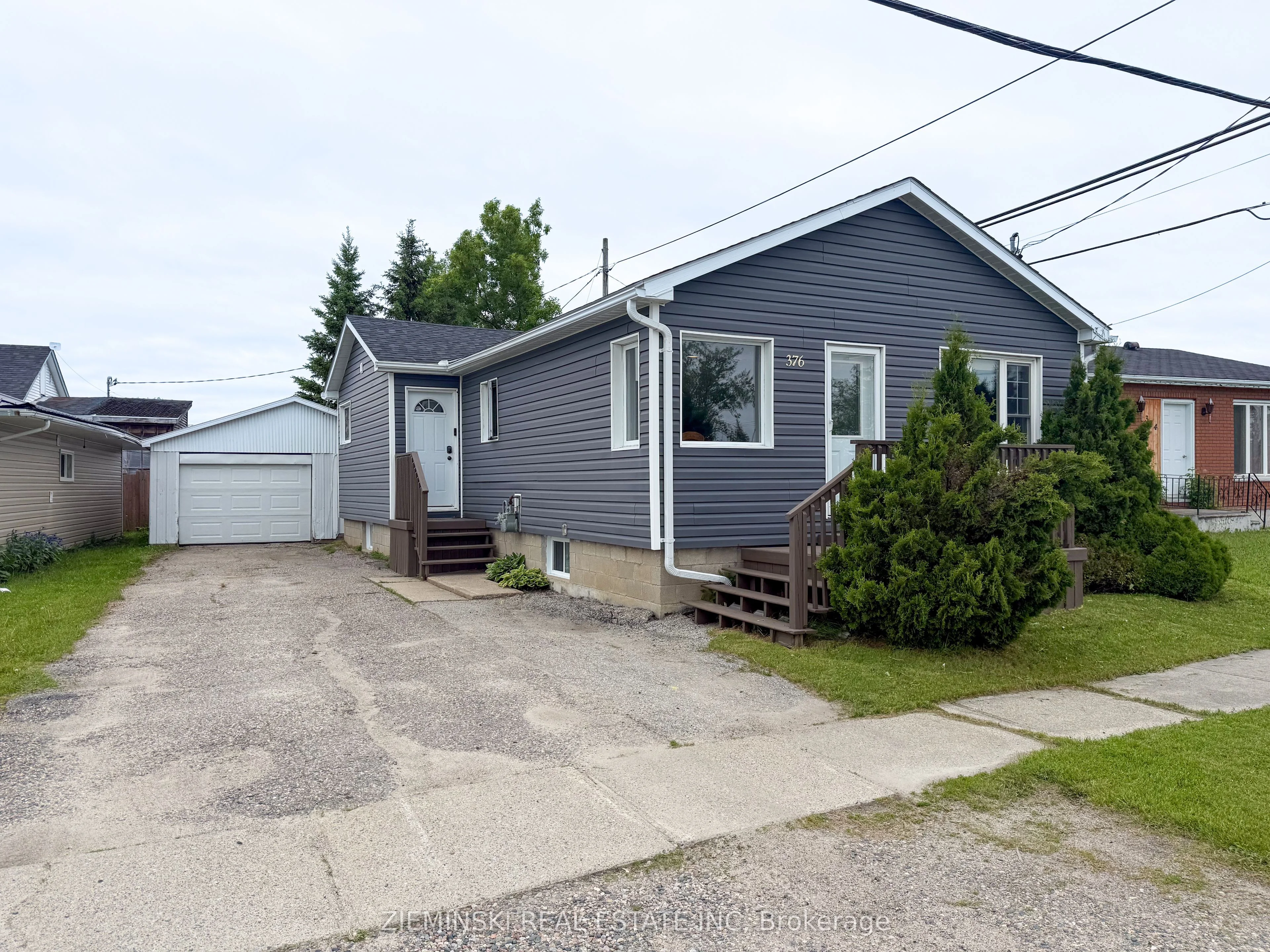 376 Cambridge Avenue, Iroquois Falls, On P0k 1g0
