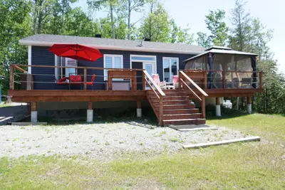 Detached in Englehart