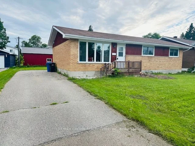 12 Winnipeg Street, Kapuskasing, On P5n 1z2