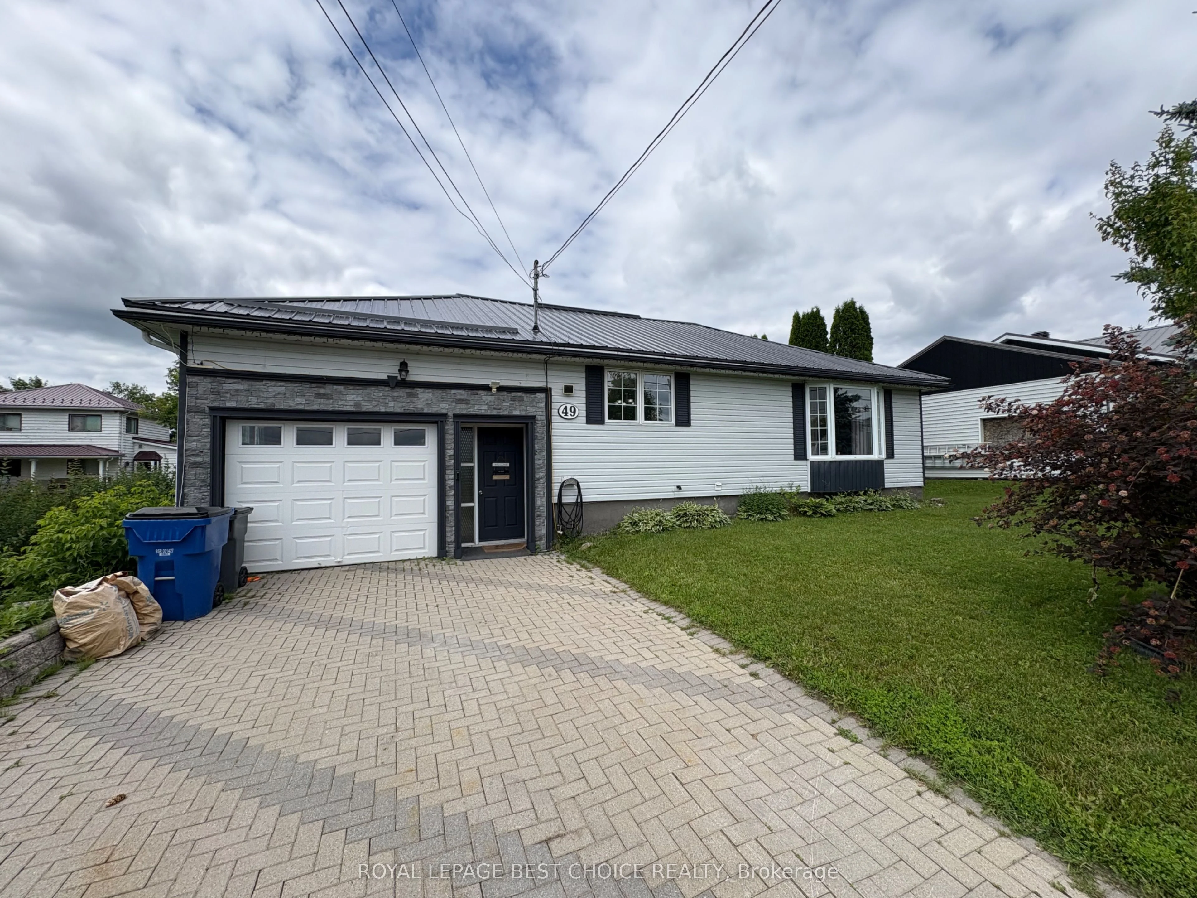 49 Cross Lake Road, Temiskaming Shores, On P0j 1r0