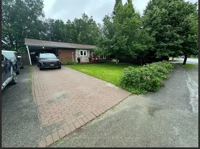 Detached in Kirkland Lake