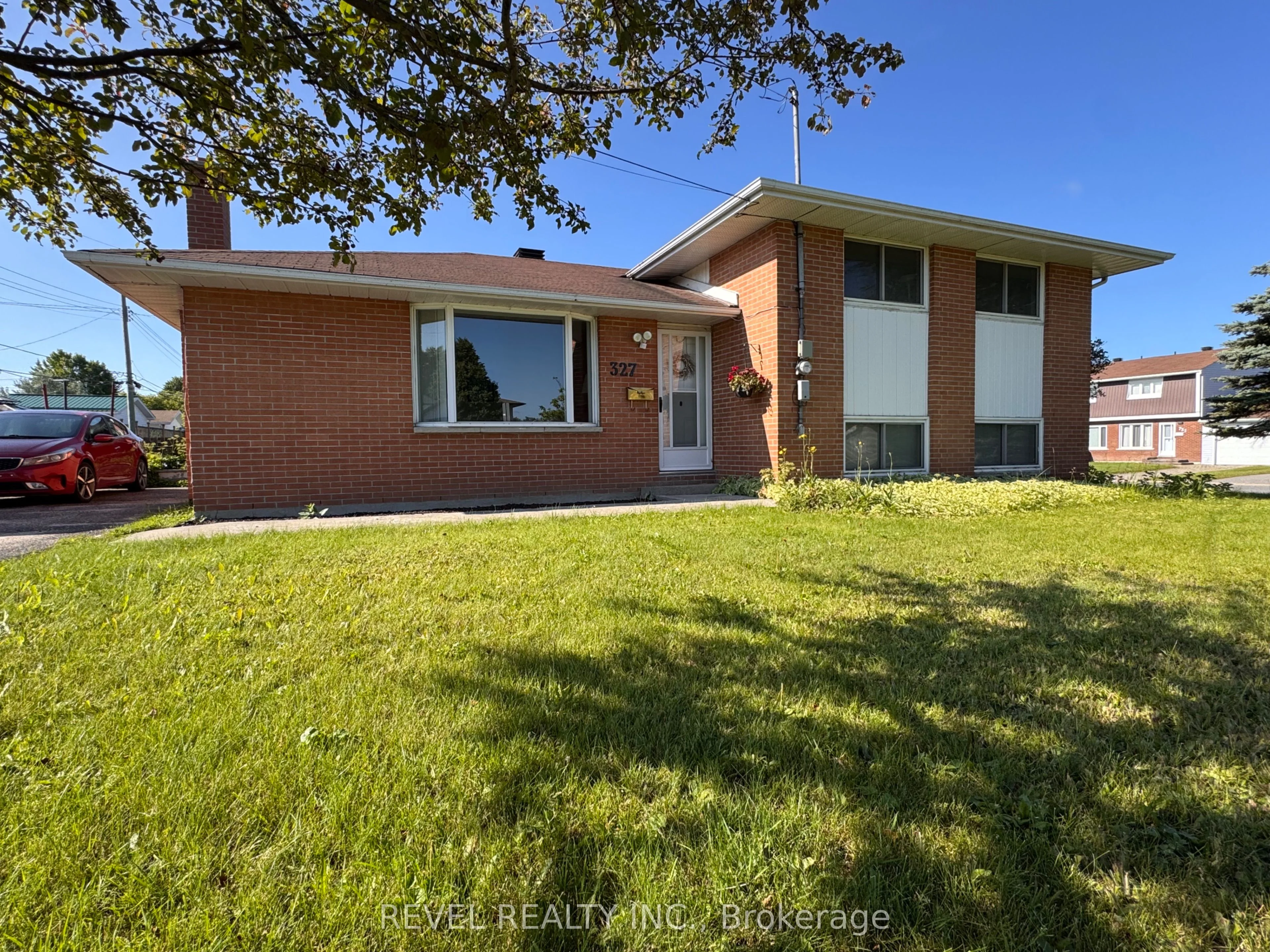 327 Victoria Avenue, Timmins, ON P4N 4R9