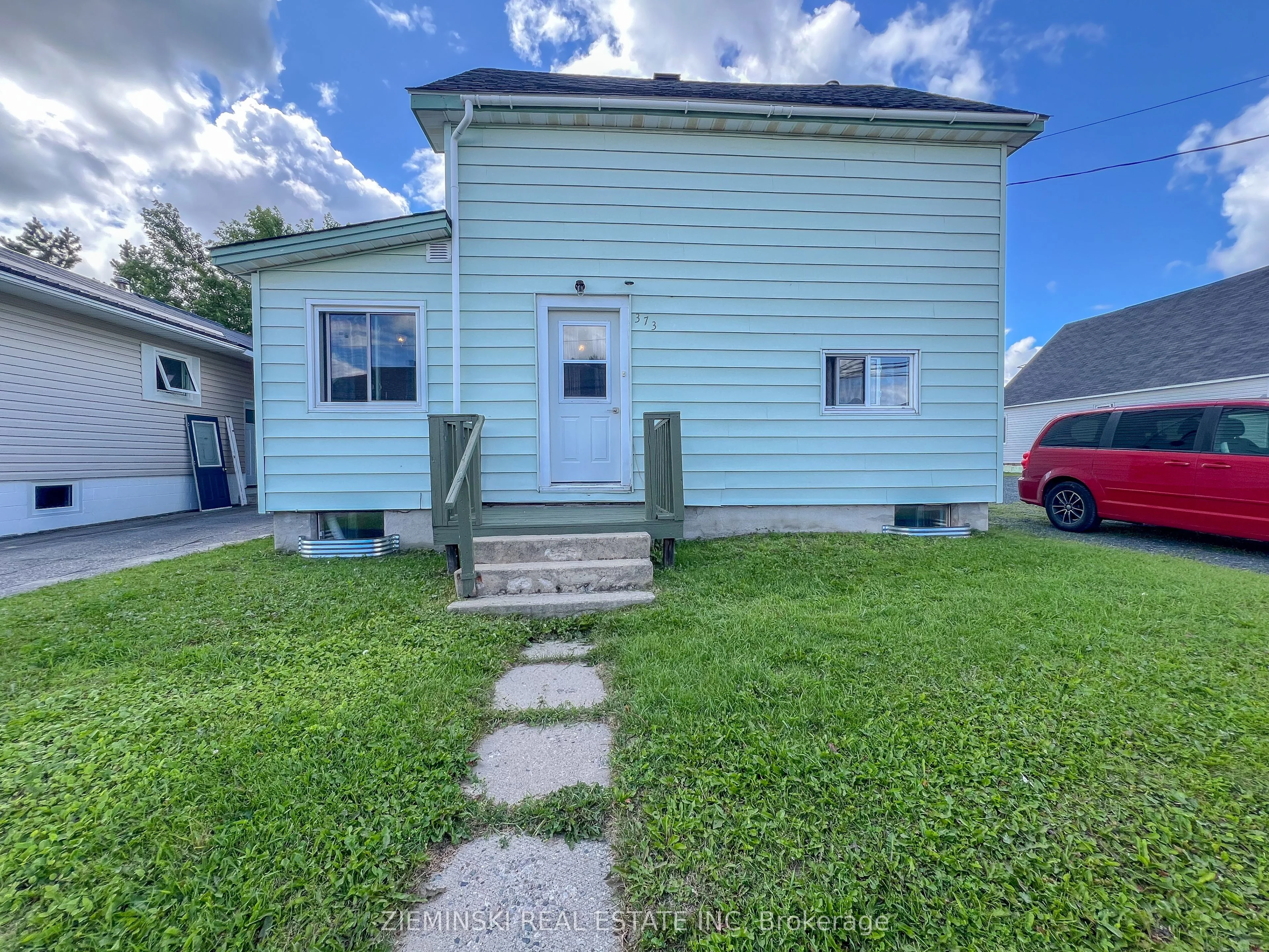 373 D'Iberville Avenue, Iroquois Falls, ON P0K 1G0