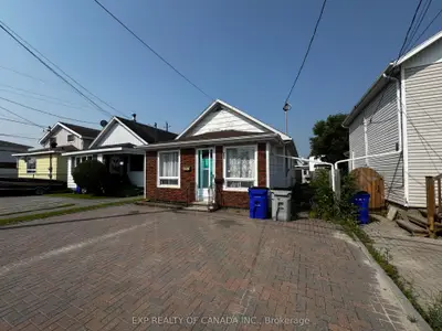 Detached in Timmins
