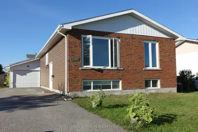 Detached in Timmins