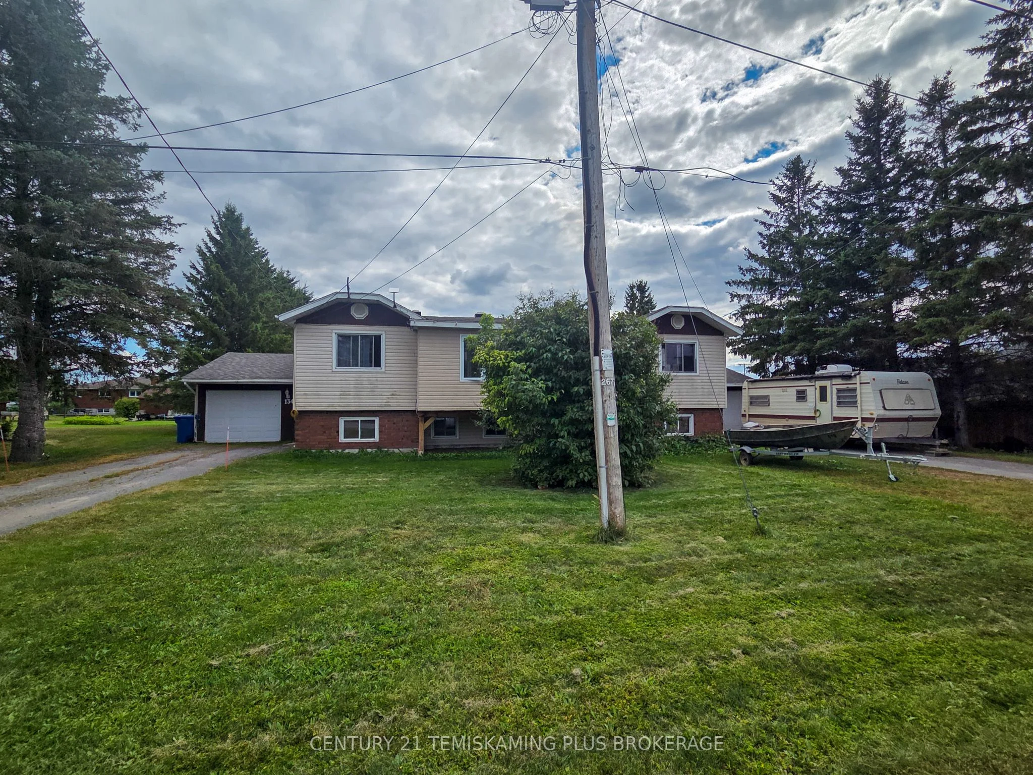 134-136 King Street W, Englehart, ON P0J 1H0