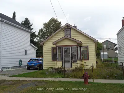 Detached in Kirkland Lake