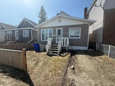 Detached in Timmins