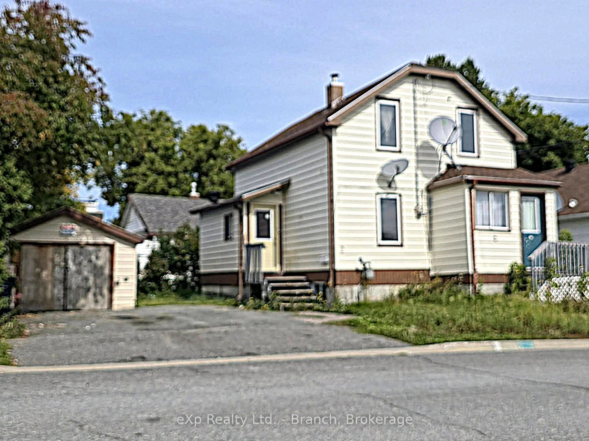 2 Dixon Avenue, Kirkland Lake, On P2n 1v8