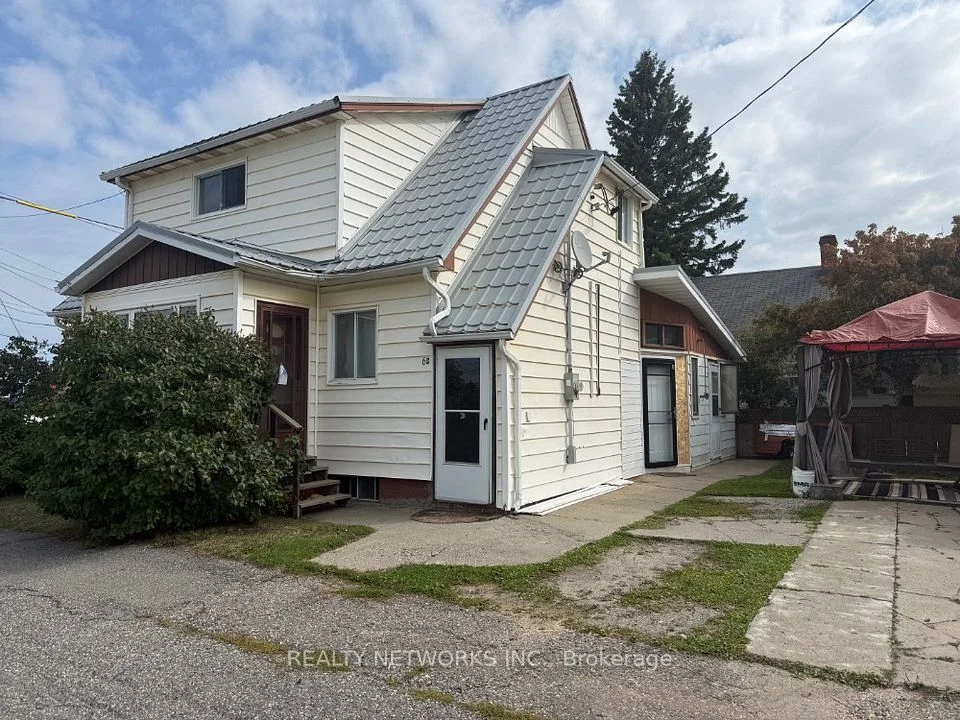 6 Hollinger Lane, Timmins, ON P0N 1G0